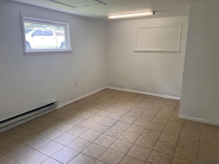 138 Work Dr — Photo 16