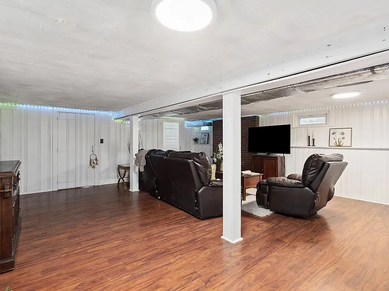 235 Forest St — Photo 20