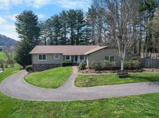 823 Birdie Dr, Abingdon, VA 24211