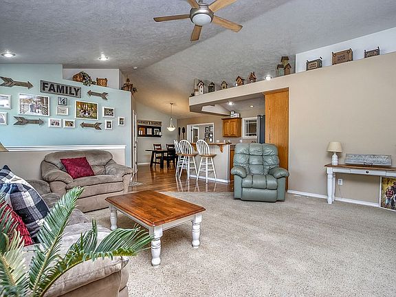 5th image of 2511 Foxfire Ln