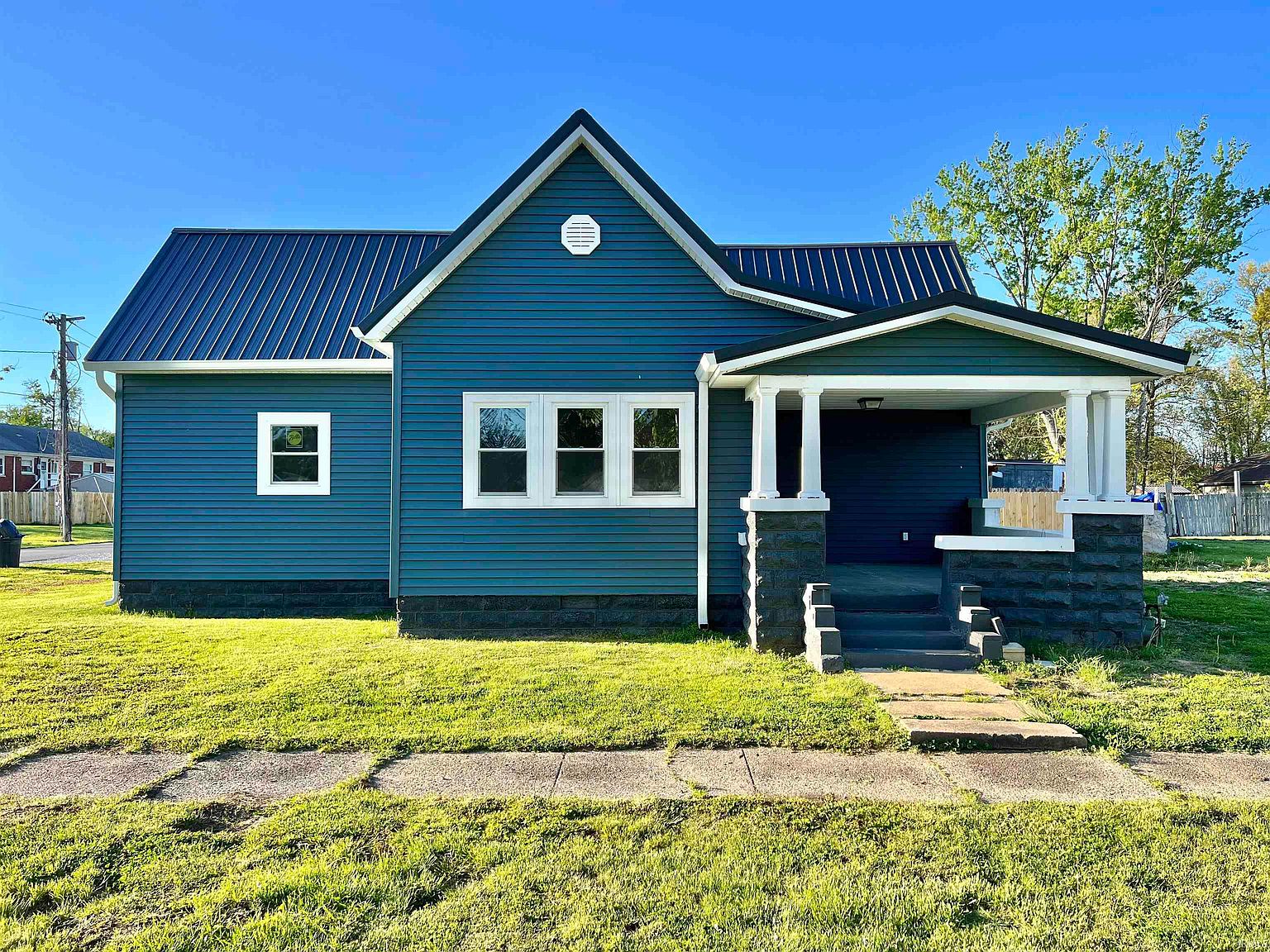 198 NW F St, Linton, IN 47441 Zillow