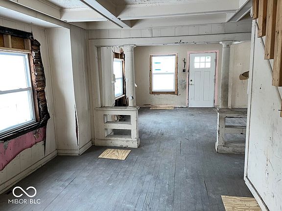 4th image of 2729 Columbia Ave