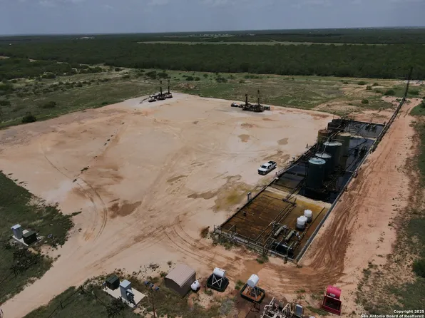 1157 S County Road 337 LOT 6417, Charlotte, TX 78011