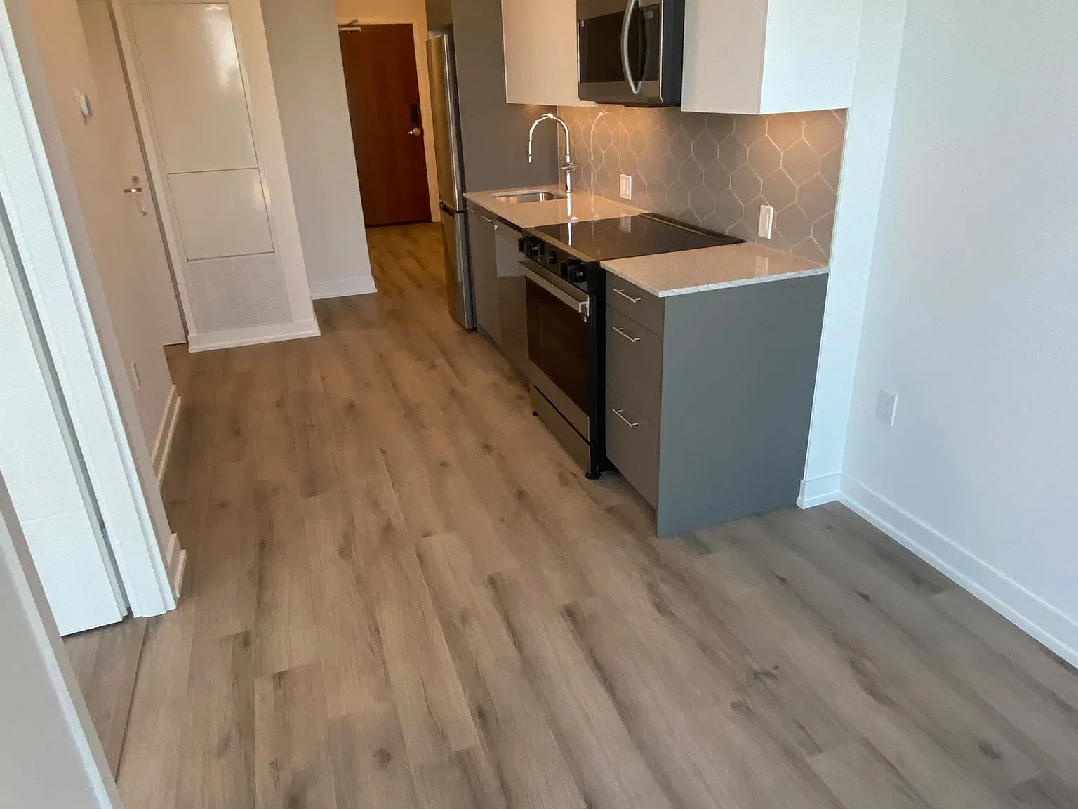 2 bed, 525 sqft, $1,750 — Photo 3
