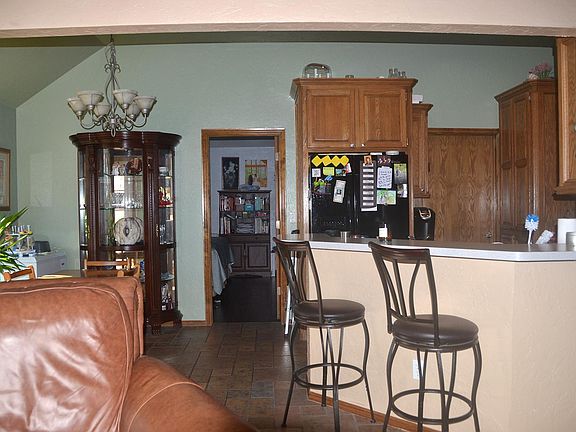 5th image of 600 E Linden Ln