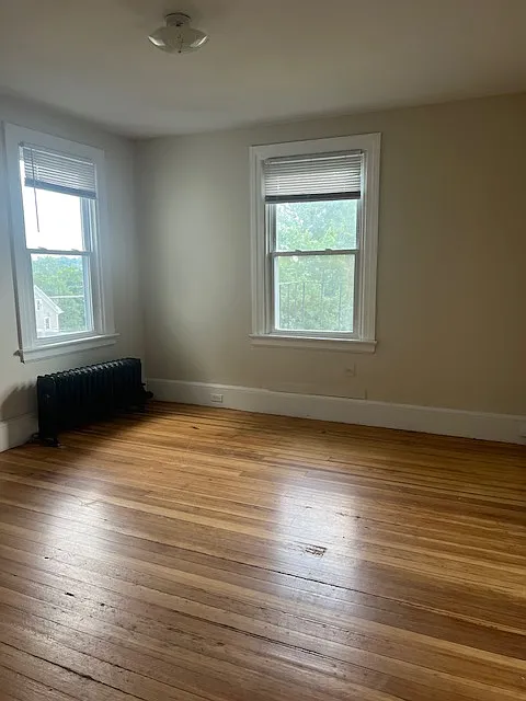 3 bed, 1.5 bath, 1660 sqft, $2,100 — Photo 4