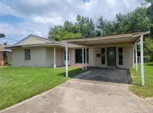 2705 Able Cir, Lake Charles, LA 70601
