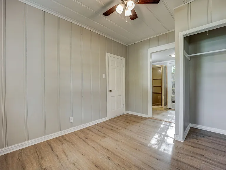 2307 S 23rd St — Photo 16