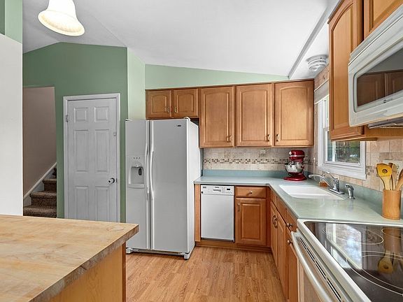 2nd image of 4262 Vine Meadow Rd