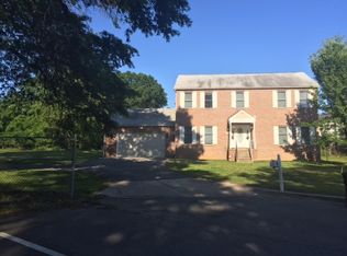 94 Balmoral Dr W, Oxon Hill, MD 20745