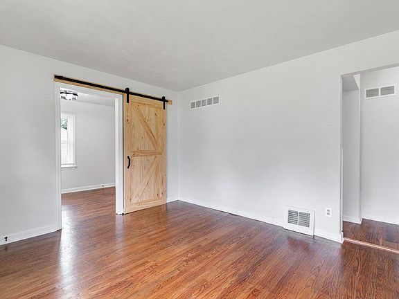 5th image of 132 Elmdale Ct