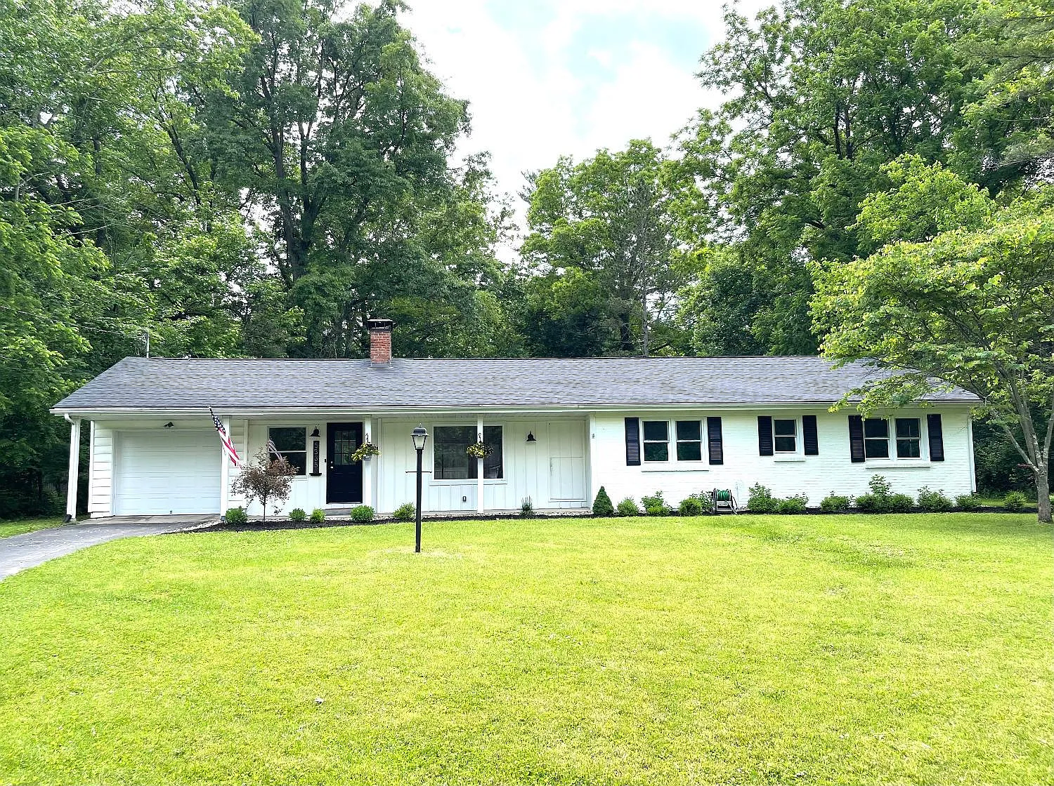 5335 Hillcrest Dr photo 1