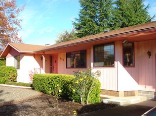 623 W Hazel St, Roseburg, OR 97471