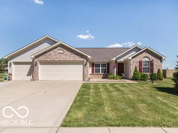 9053 N River Chase Ln, McCordsville, IN 46055