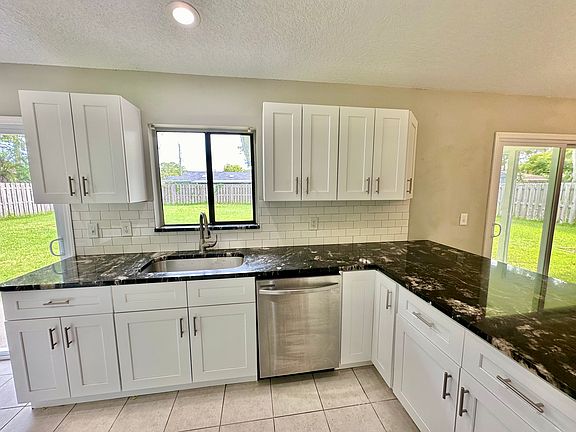 5th image of 14 Beachway Dr