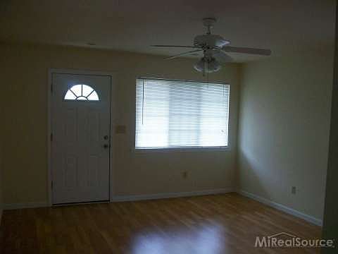 3rd image of 27720 Hales St