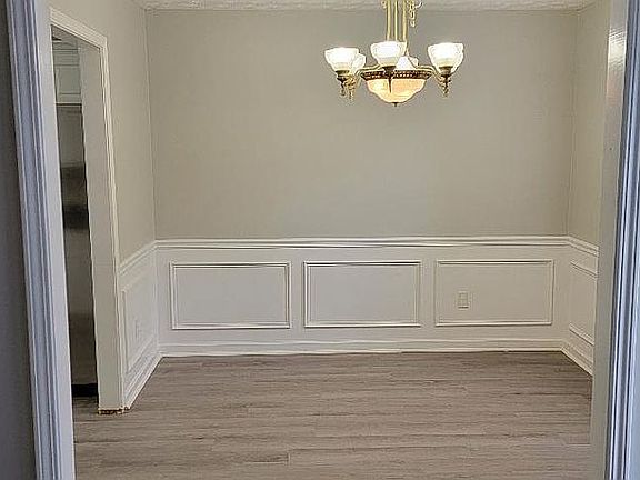 3rd image of 1035 Grace Dr
