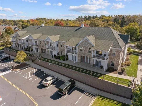 2704 Northview ROAD #140, Waukesha, WI 53188