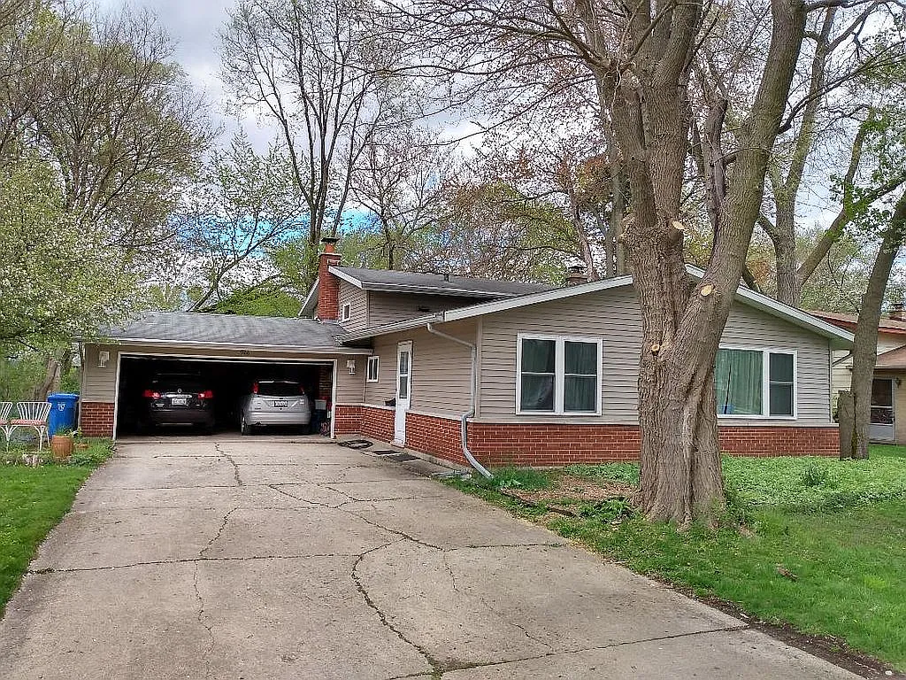 926 Greenfield Ct photo 1