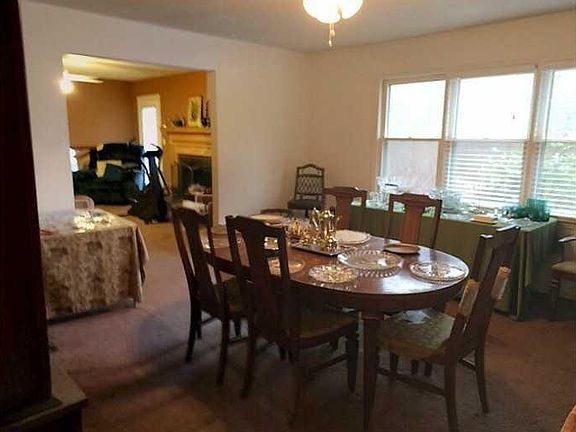 5th image of 3561 Camelot Way