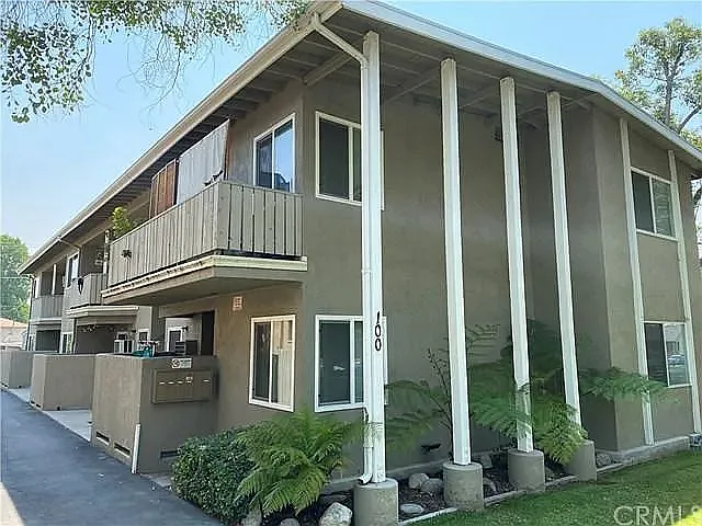 100 S Grand Oaks Ave #3A — Photo 1