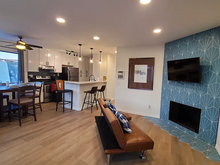 2138 Garnet Ave #C — Photo 1