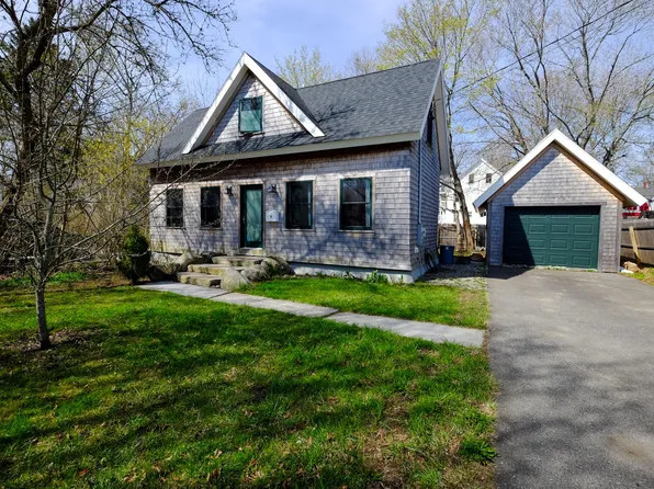 9 Grace Street Place, Rockland, ME 04841