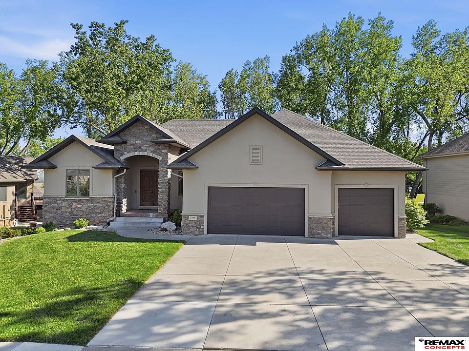1st image of 1340 W Ridge Way