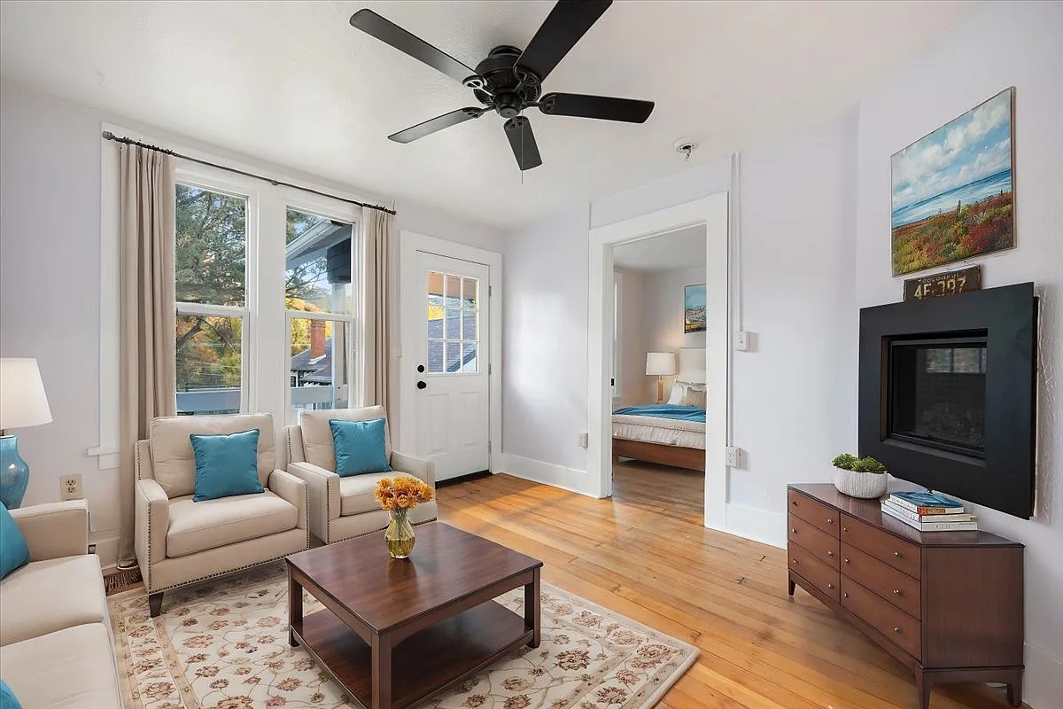 125R Ruxton Ave — Photo 3