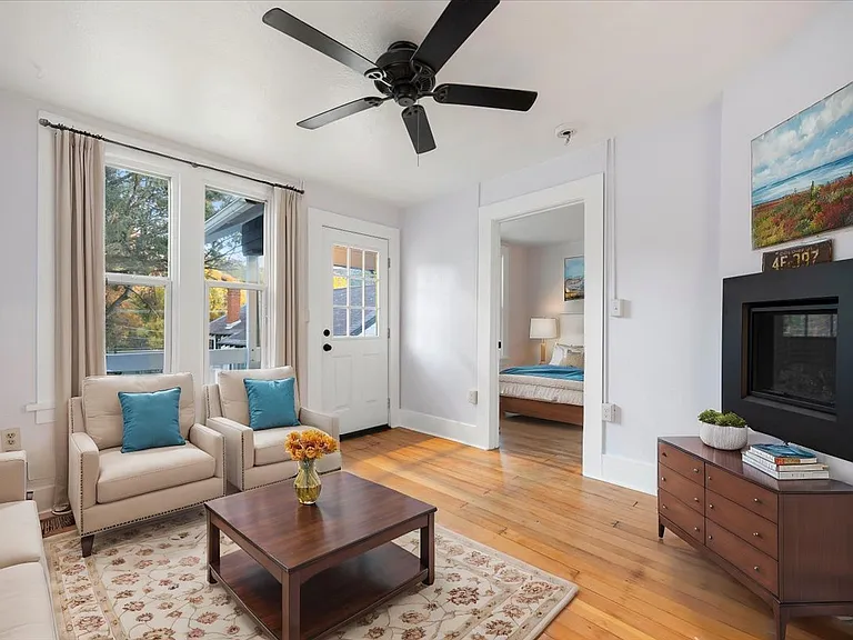 125R Ruxton Ave #3 — Photo 3