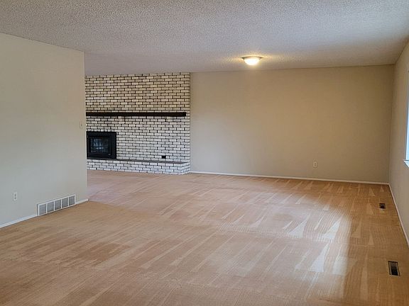 4th image of 4630 Constitution Ave