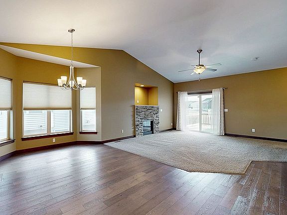 4th image of 450 Ridgeview Dr