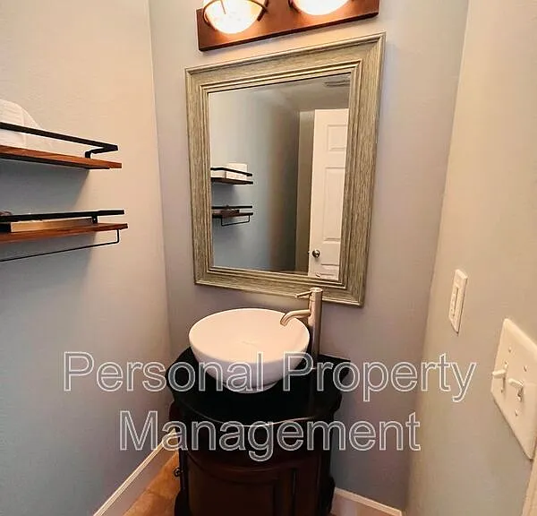 12607 NE 27th Way — Photo 3