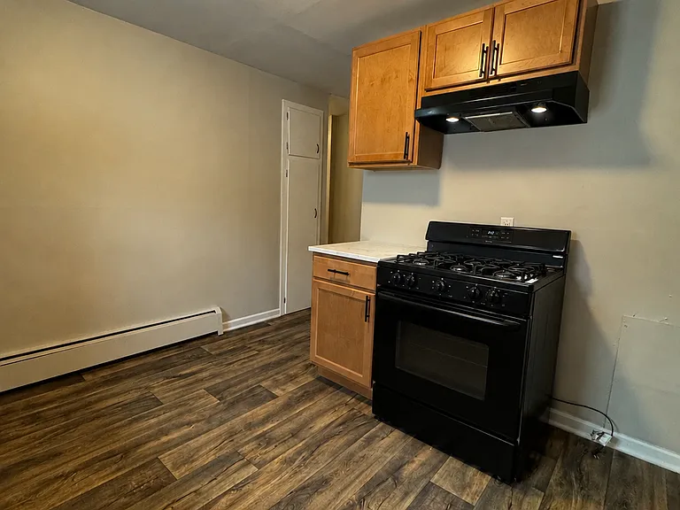 218 W Filbert St #3 — Photo 2