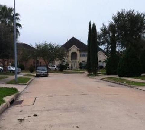 3rd image of 8915 Riverwell Cir E