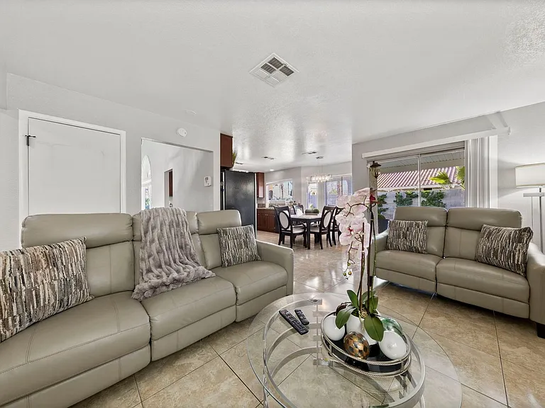 449 Rutherford Cir — Photo 15