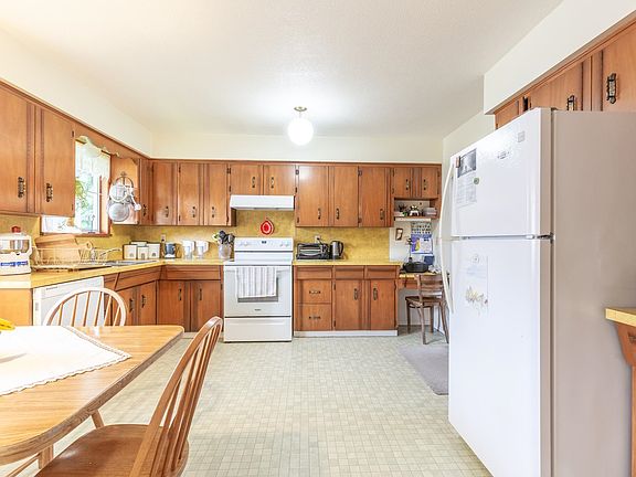 5th image of 32388 Peardonville Rd