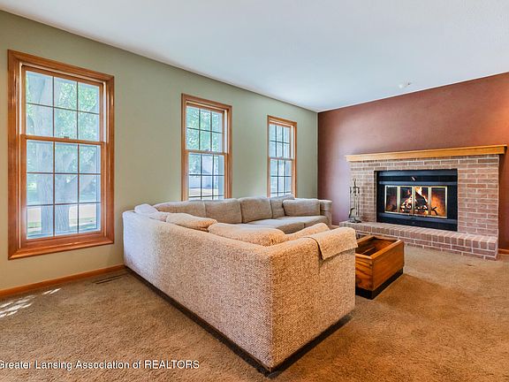 5th image of 1810 Shadywood Ln
