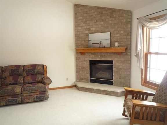 4th image of 1133 Woodcrest Dr