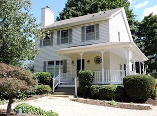 7 New Cut Rd, Round Hill, VA 20141