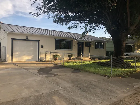 3267 Camellia St, Anderson, CA 96007