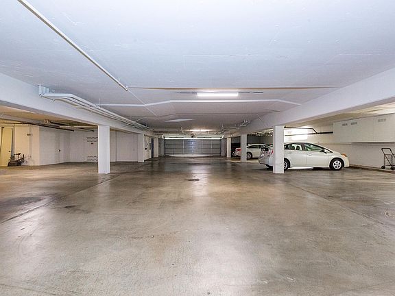 4th image of 727 S Orange Grove Blvd APT 7