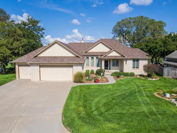 214 S Breezy Pointe Cir, Wichita, KS 67235