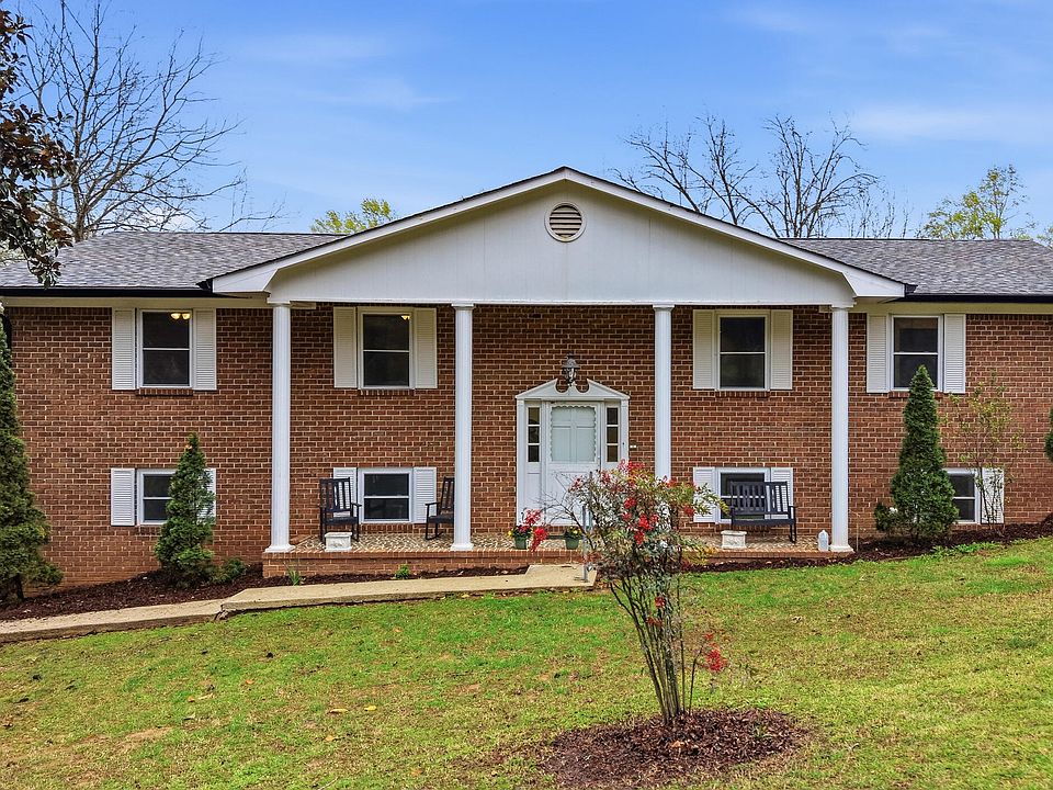 1st image of 379 Pleasant View Cir
