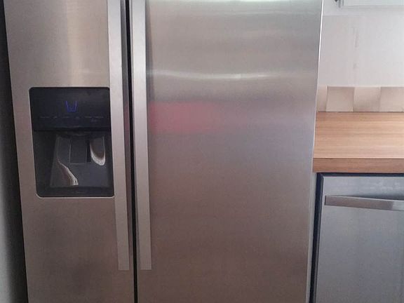 NEWER STAINLESS APPLICANCES