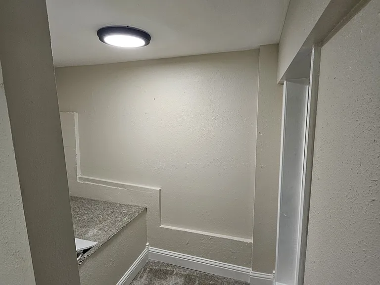 27 Avenue Ln #B — Photo 6
