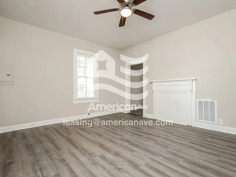 1504179_004_wm_-_living_room_13013852.jpg