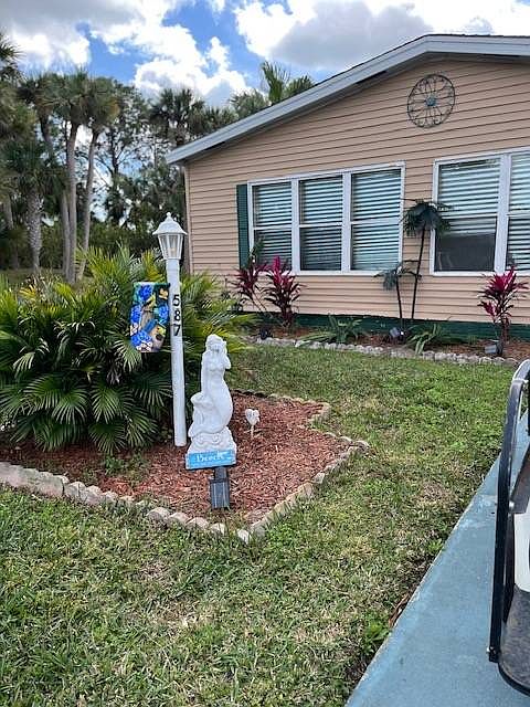 1st image of 587 Waveside Dr