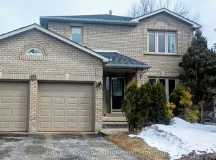 153 Ferndale Dr S, Barrie, ON L4N 6X9