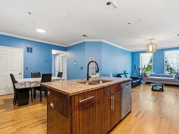 2nd image of 510 Monroe St APT 202